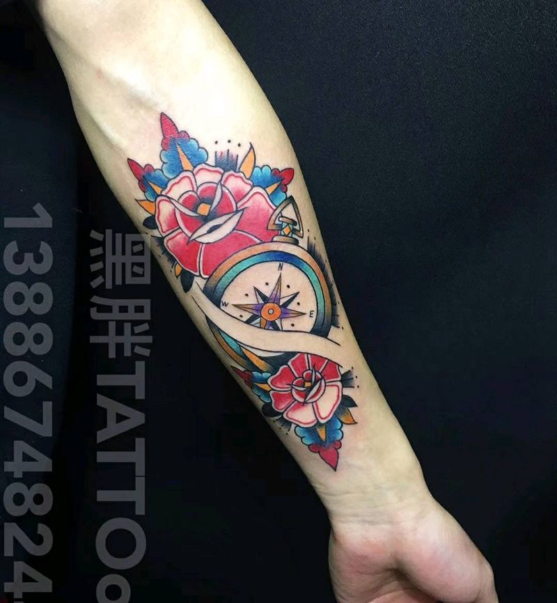 指南针,花纹身图片