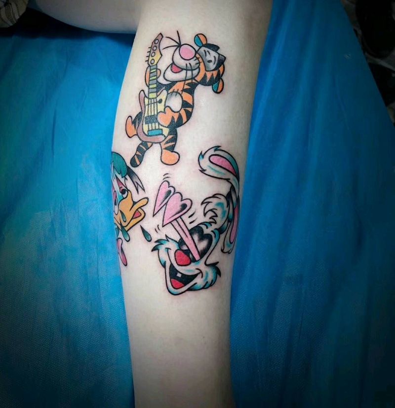 唐老鸭跳跳虎纹身图片_腿部纹身图案