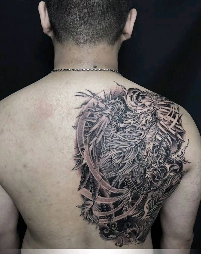 朱雀纹身图片_肩部新传统纹身图案