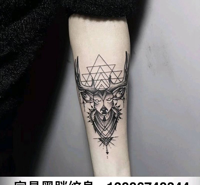鹿纹身图片