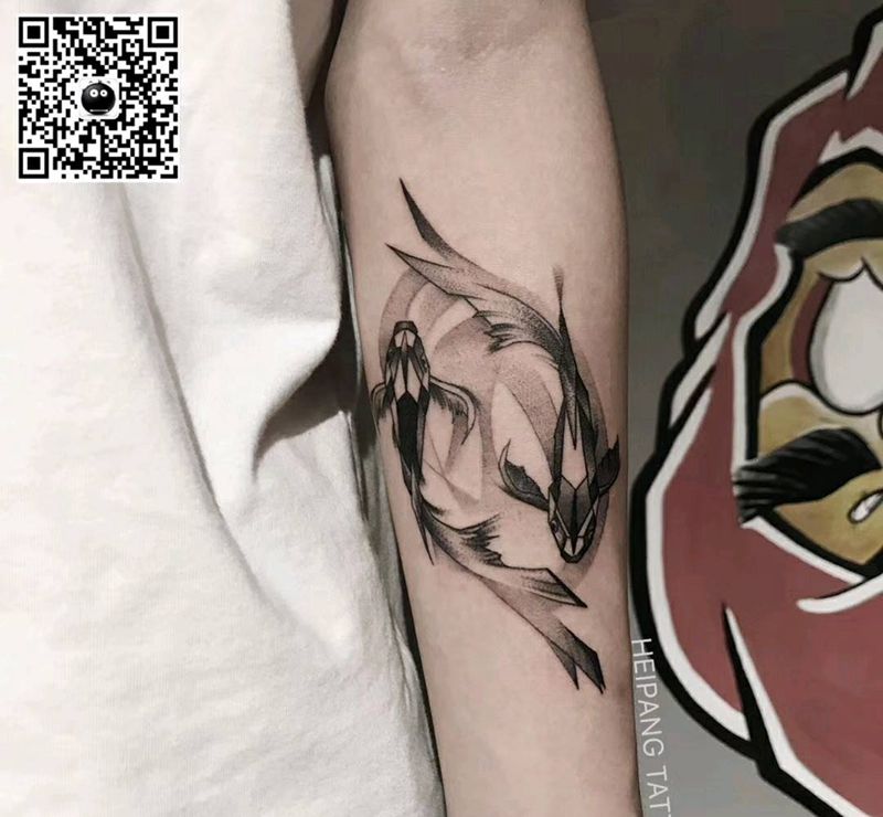 鱼纹身图片_手臂纹身图案