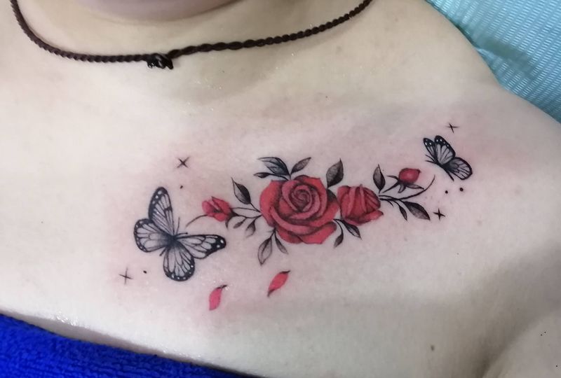 锁骨小清新纹身图片_胸部纹身图案