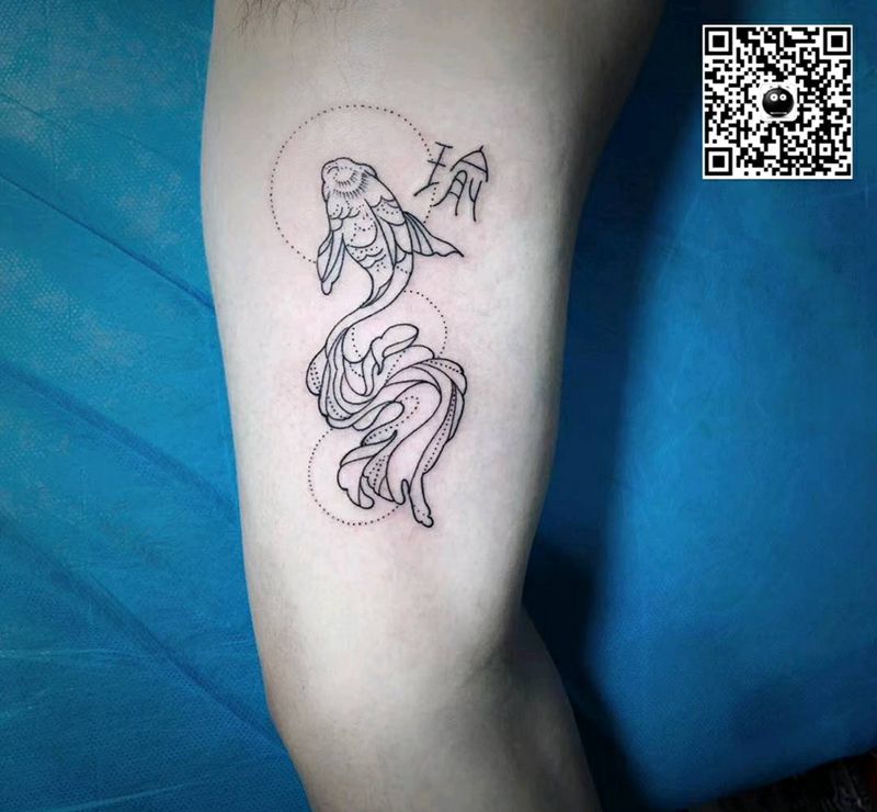 金鱼纹身图片_腿部纹身图案