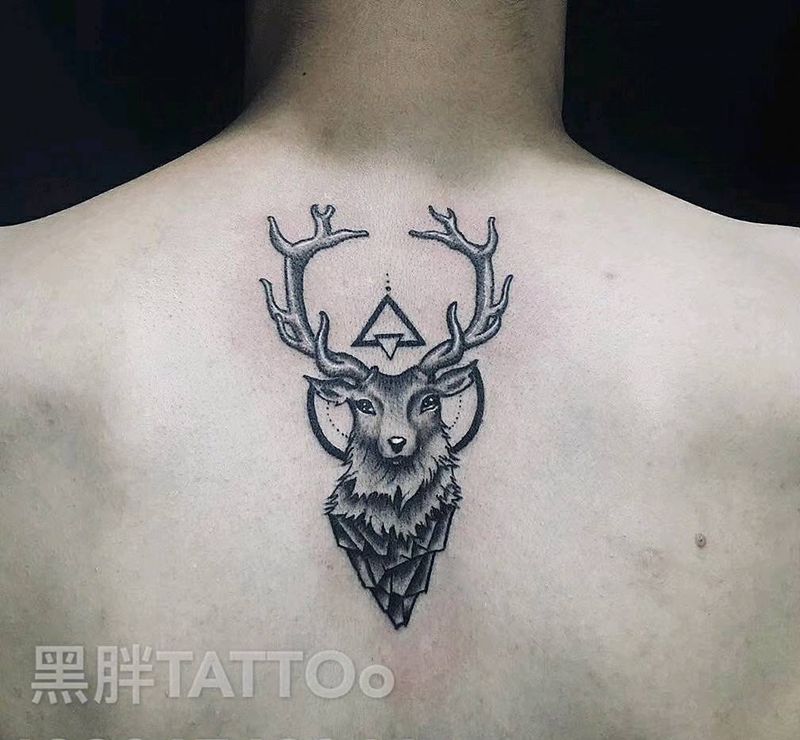 鹿纹身图片