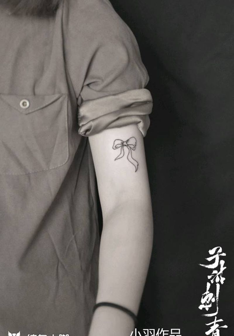 蝴蝶结纹身图片_几何纹身图案