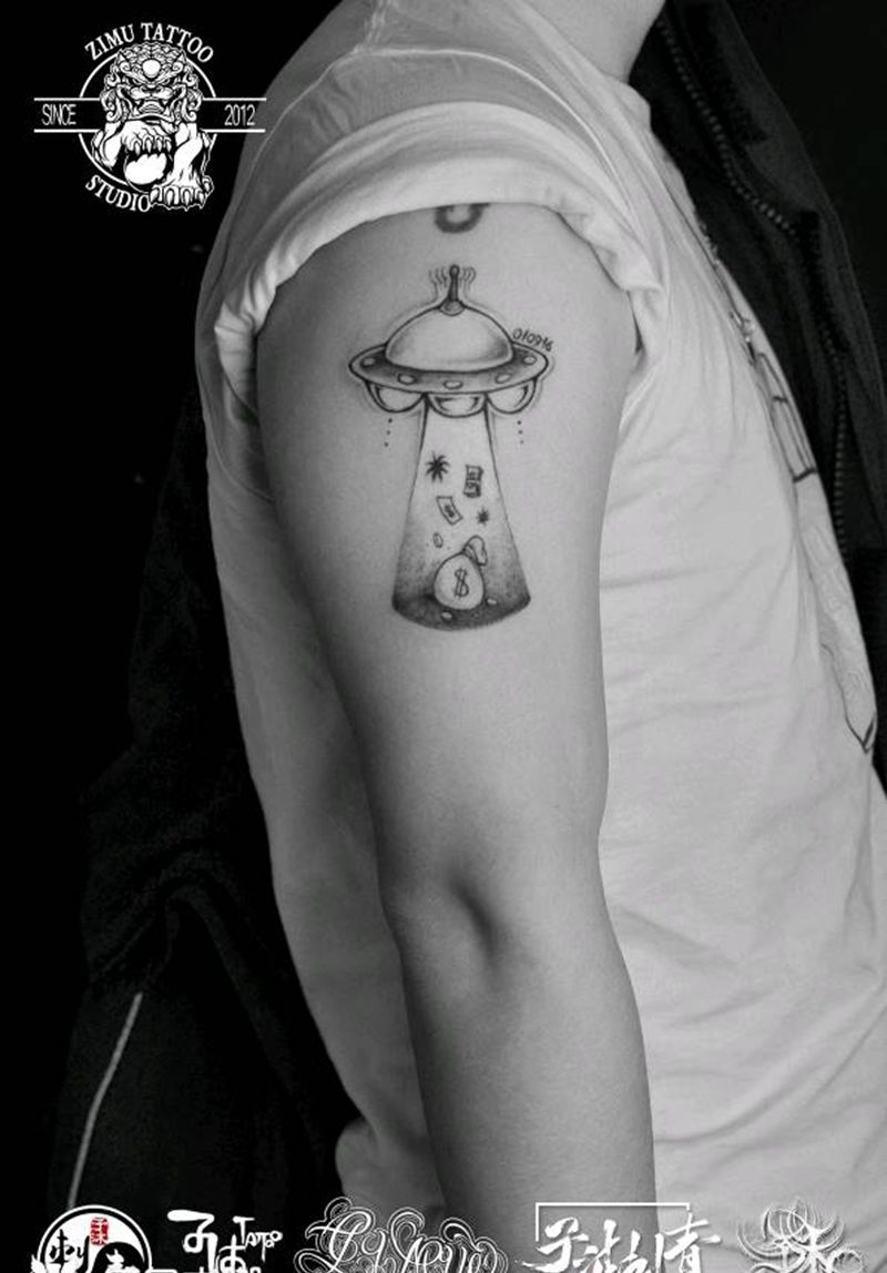 飞碟ufo纹身图片_欧美写实Old School纹身图案