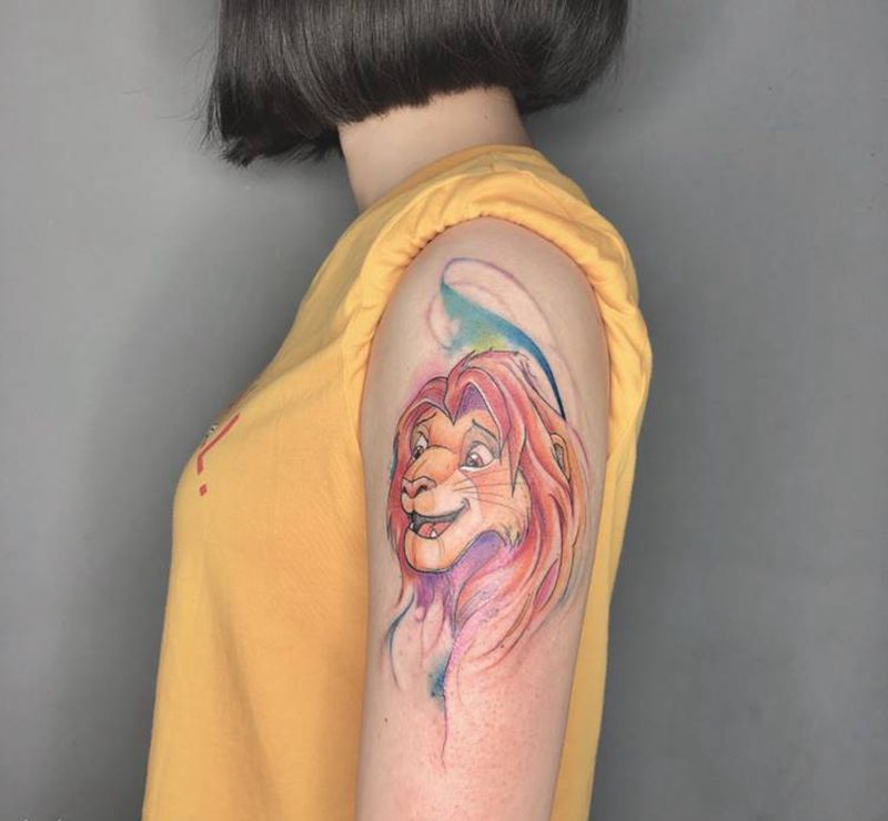 辛巴纹身图片_手臂水彩纹身图案