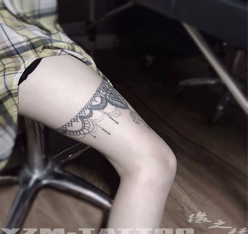 蕾丝花边纹身图片_腿部纹身图案
