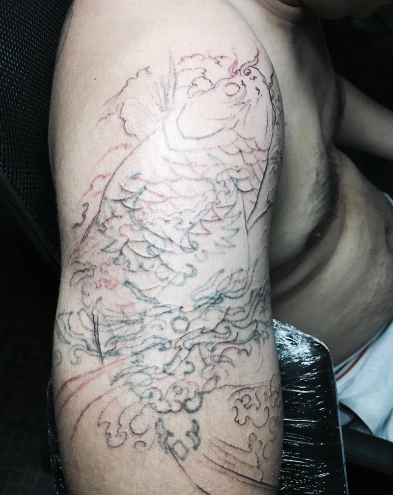 暴力遮盖（锦鲤）纹身图片_成品手臂传统动物荆州唯刺青纹身图案