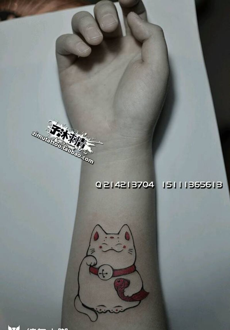 招财猫纹身图片_手臂成品纹身图案