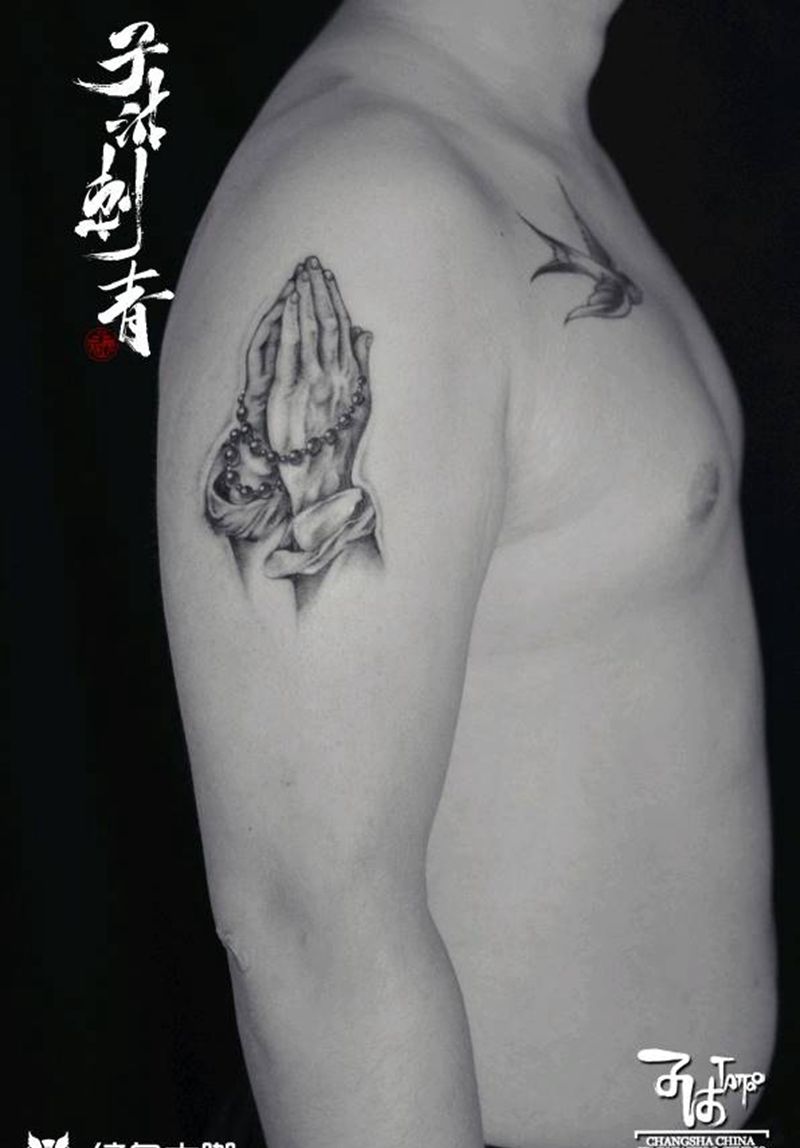 祈祷之手 经典信仰宗教纹身图片_欧美写实纹身图案