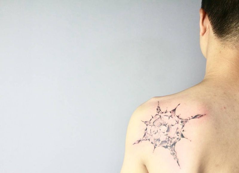 指南针盘纹身图片_成品肩部国画清新荆州唯刺青纹身图案