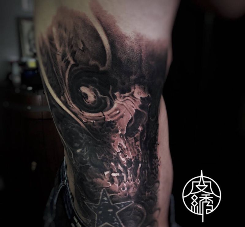 覆盖旧纹身纹身图片_腰部欧美写实骷髅纹身图案