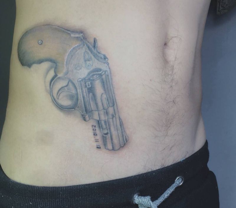 小手枪纹身图片
