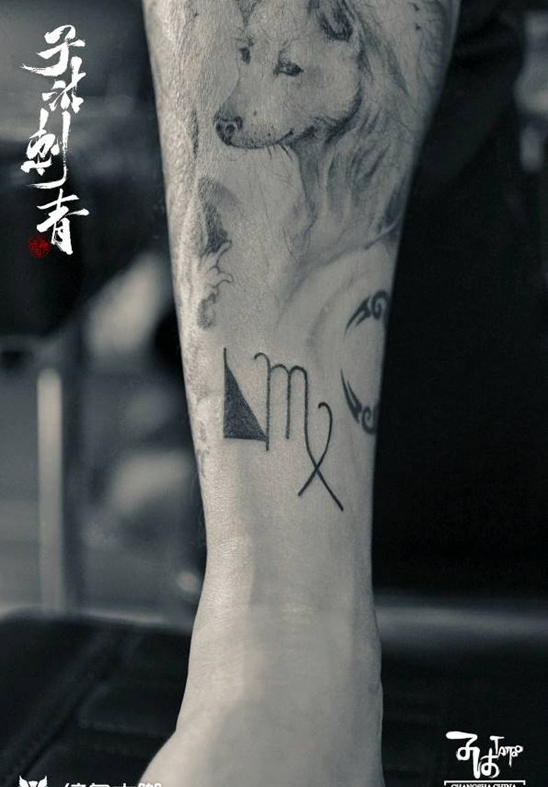 补空白纹身图片_腿部纹身图案