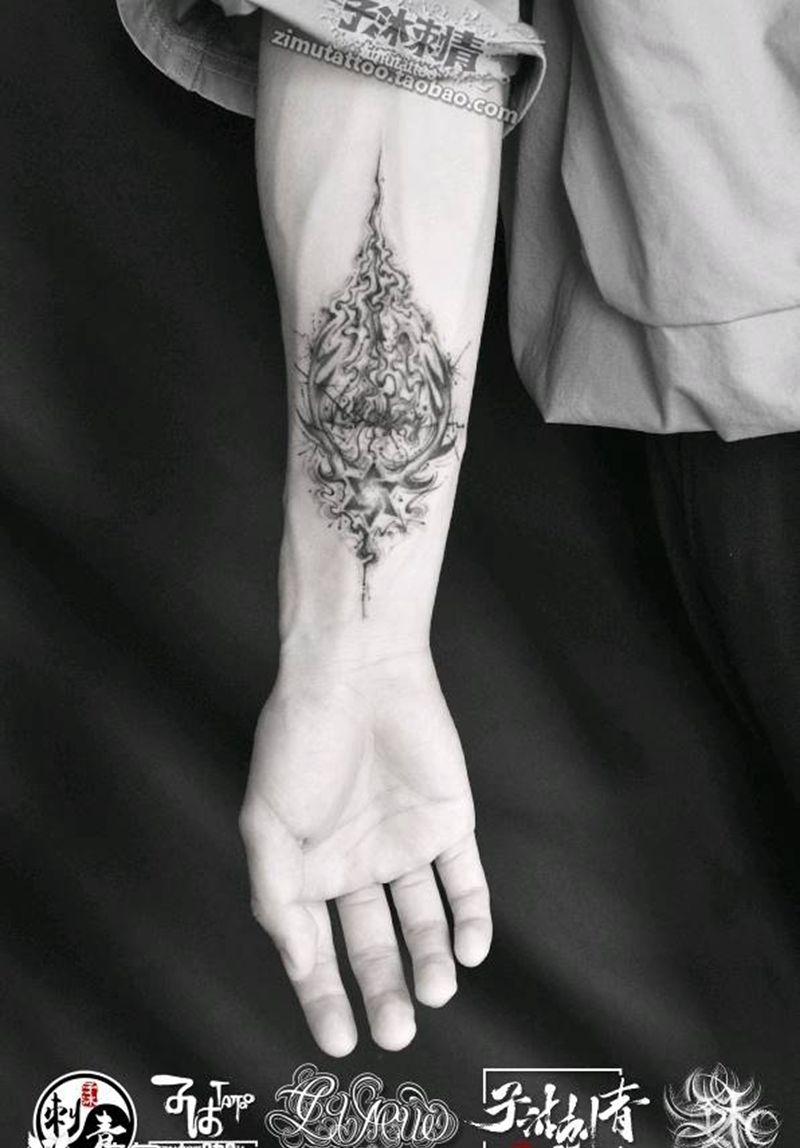 遮盖抽象泼墨纹身图片_水墨新传统纹身图案