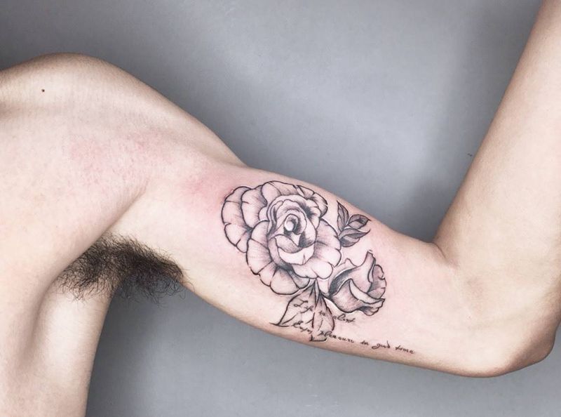 玫瑰纹身图片_欧美手臂成品植物原创荆州唯刺青纹身图案