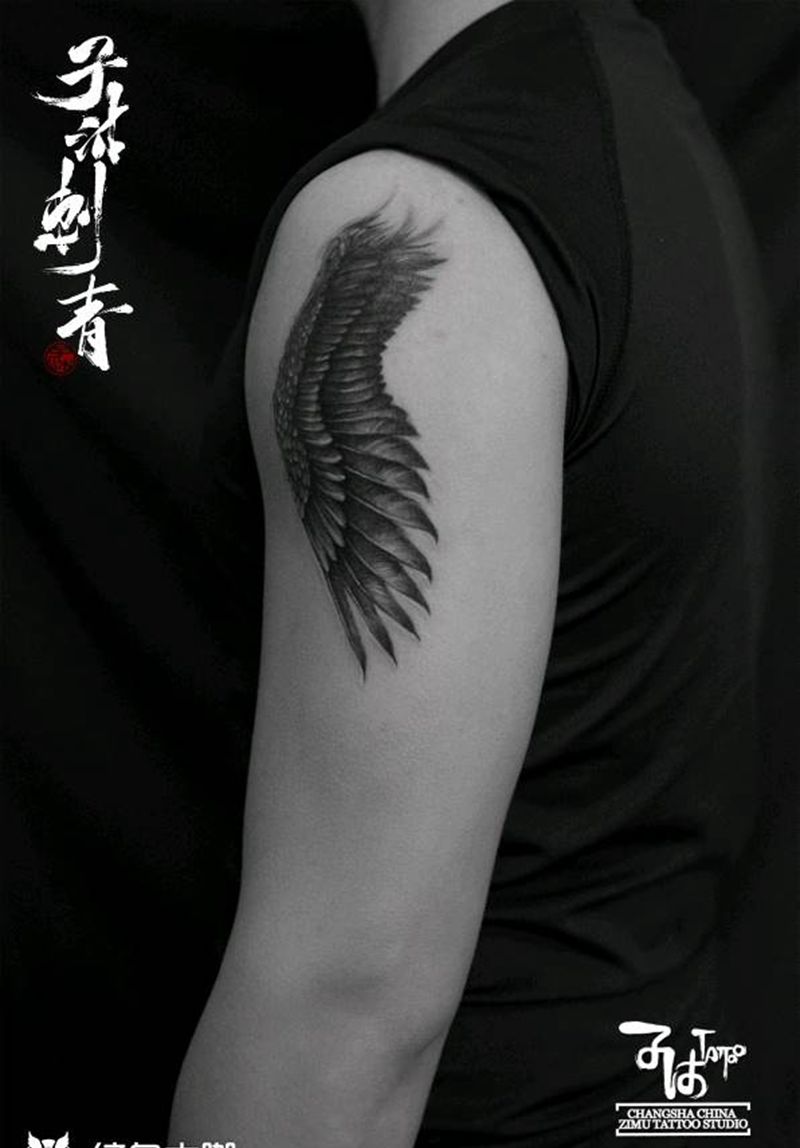 上殿云霄生羽翼，论兵齿颊带风霜纹身图片_手臂欧美写实新传统纹身图案