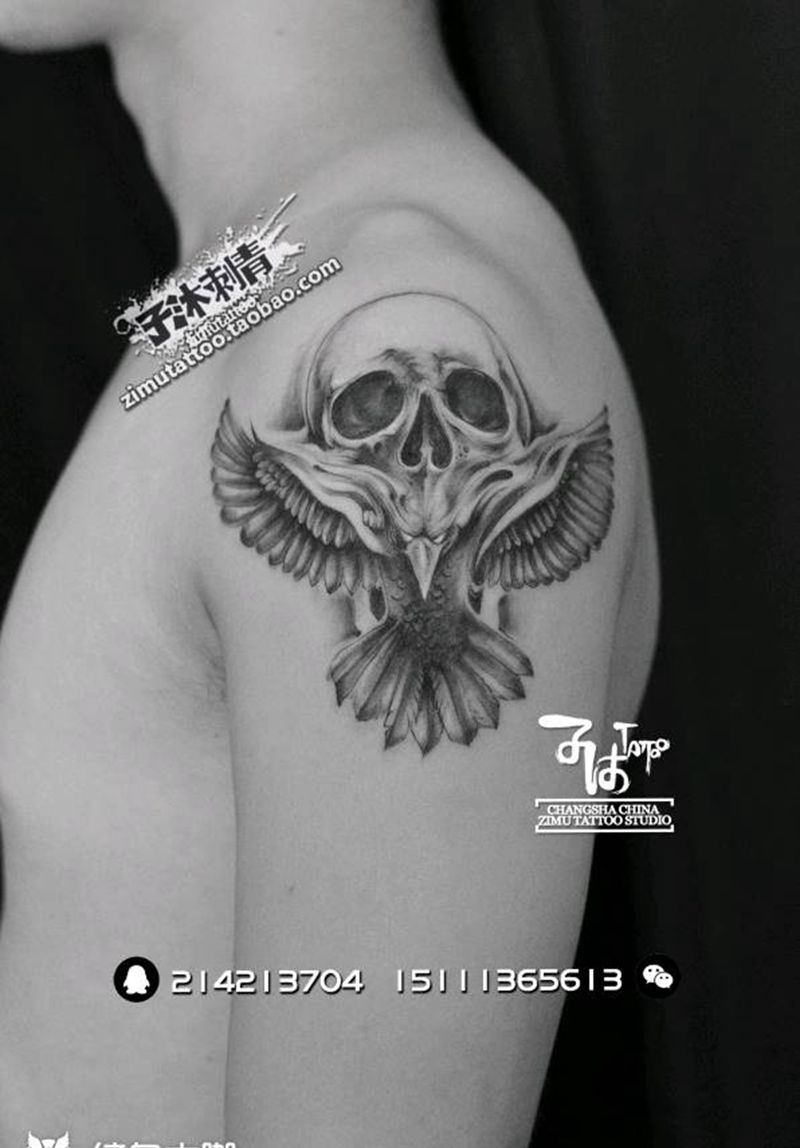 耗时2.3  嘴里吐出的乌鸦纹身图片