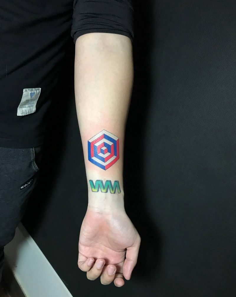 三色空间纹身图片