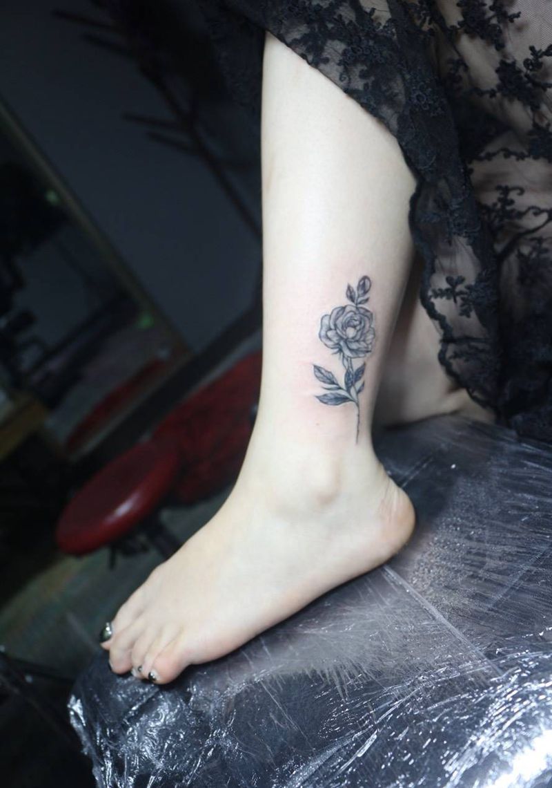 玫瑰花纹身图片_成品腿部清新植物荆州唯刺青纹身图案