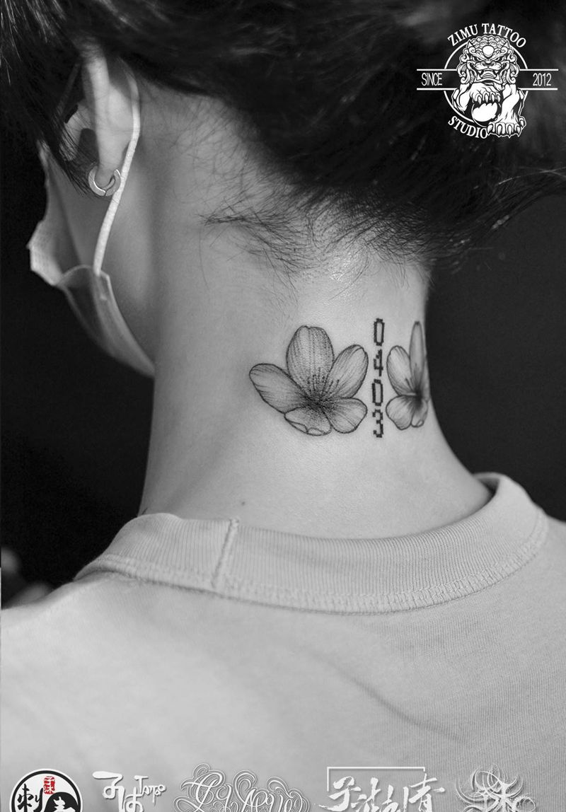 双花 与 液晶数字  圆7纹身图片_颈部欧美写实几何纹身图案