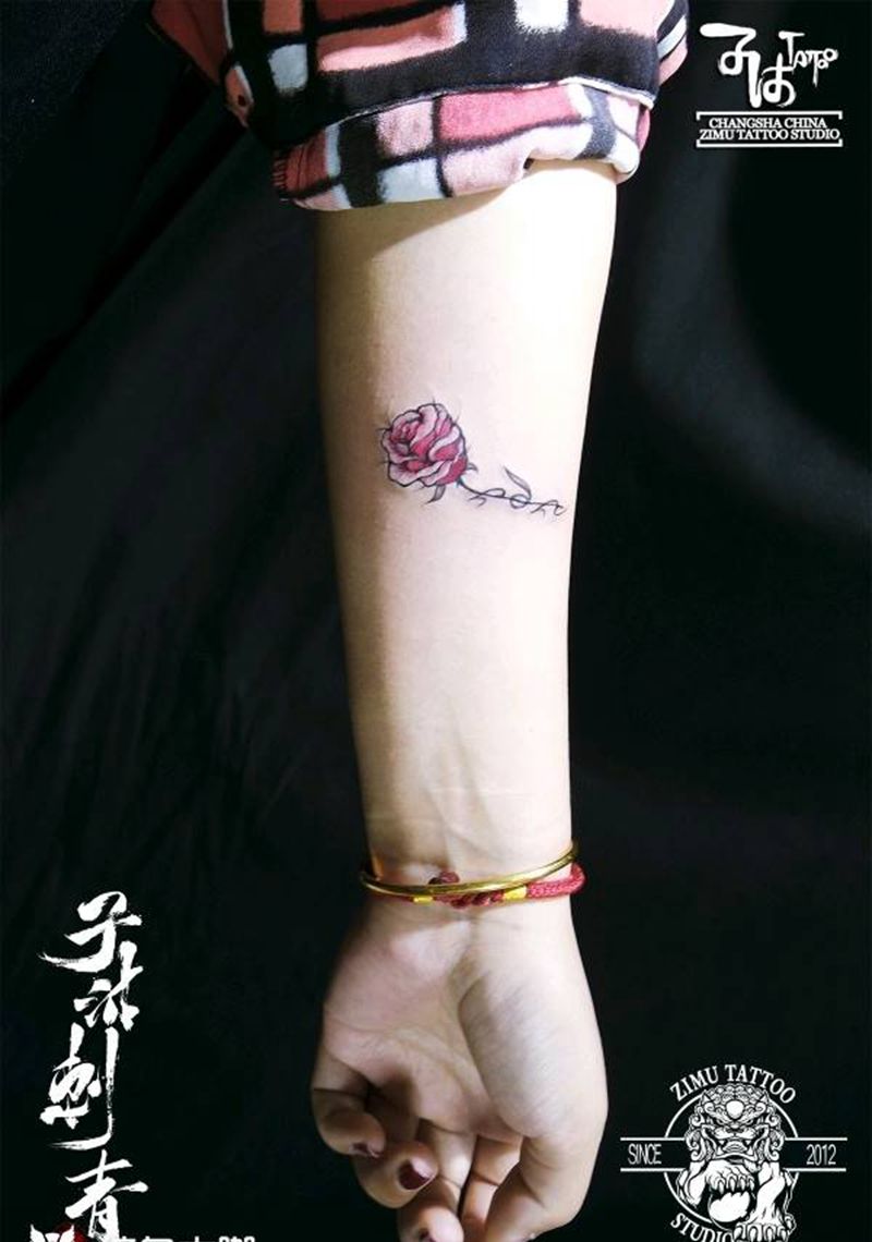 花儿遮盖疤痕纹身图片_几何纹身图案