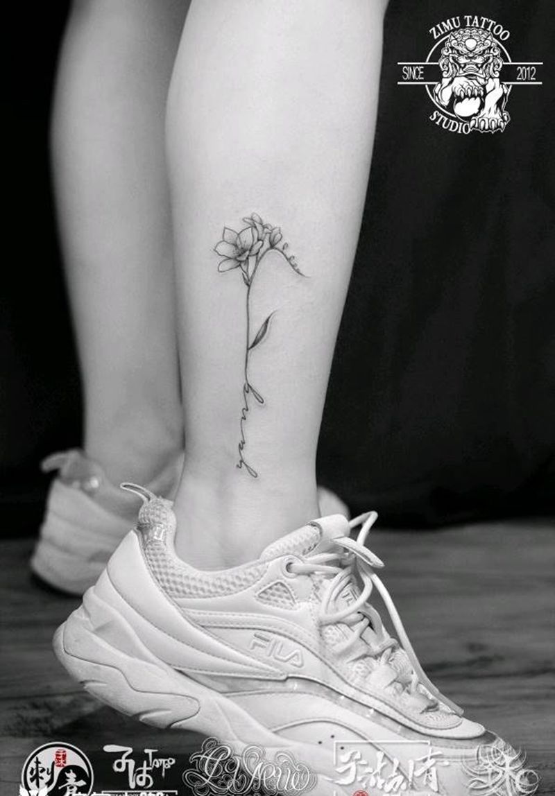 小清新脚踝小腿花朵文字少女韩国纹身图片_几何纹身图案