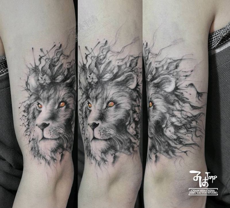 泼墨涂鸦 雄狮君临纹身图片_手臂欧美传统写实动物原创泼墨成品纹身图案