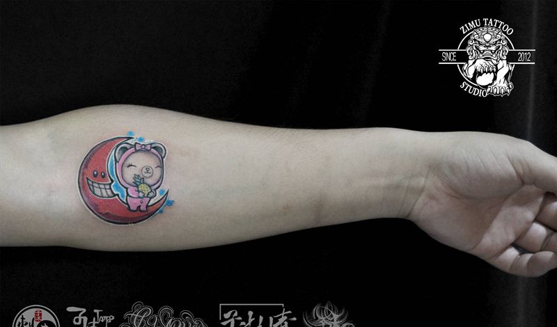 红色月亮 粉色小熊没有亘古纹身图片_手臂New School纹身图案