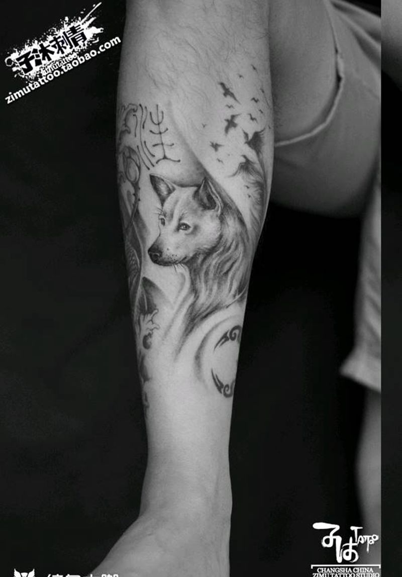 中华田园犬羽毛狗狗写实纹身图片_腿部欧美写实新传统纹身图案