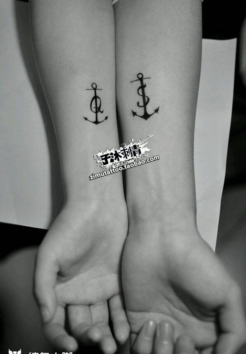 Q&S   停靠港湾的船锚纹身图片_手臂清新原创成品纹身图案
