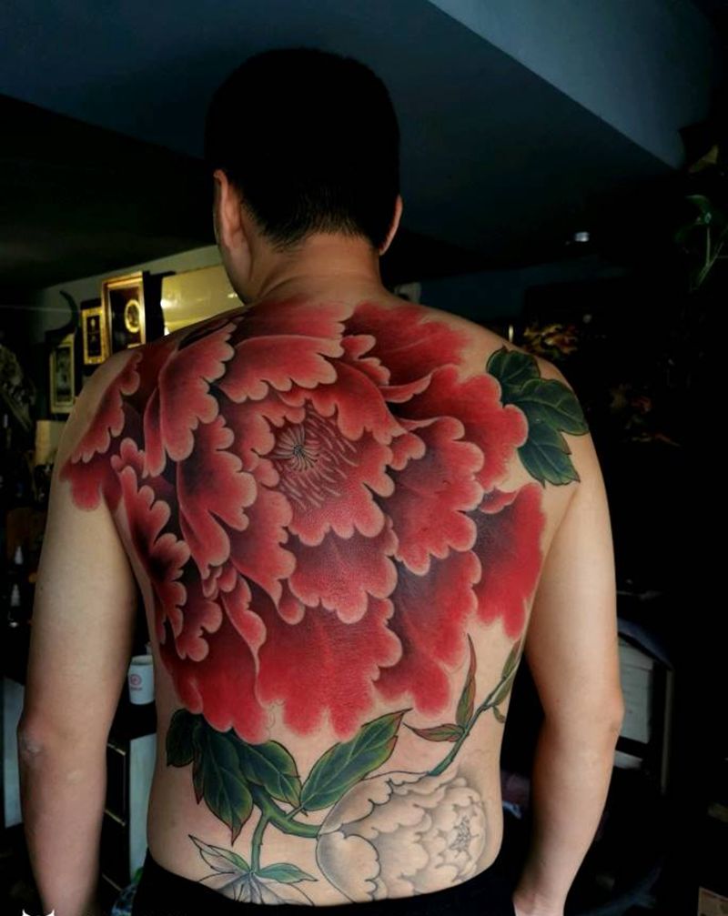 牡丹之王纹身图片_背部新传统牡丹花纹身图案