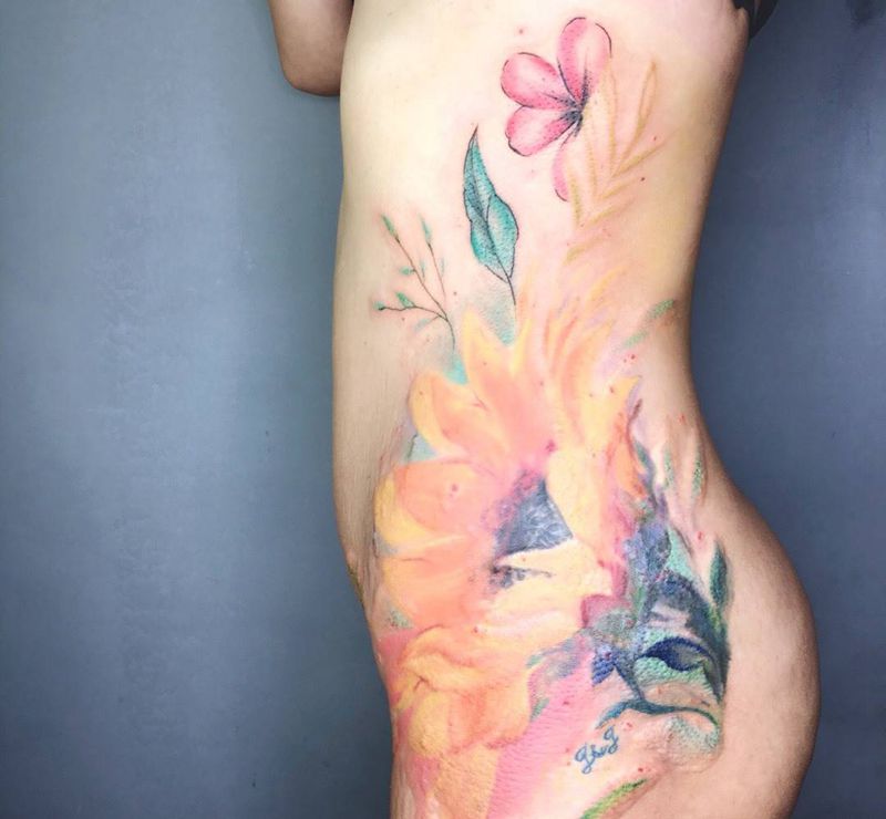 向日葵纹身图片_成品插画臀部腿部植物荆州唯刺青原创纹身图案