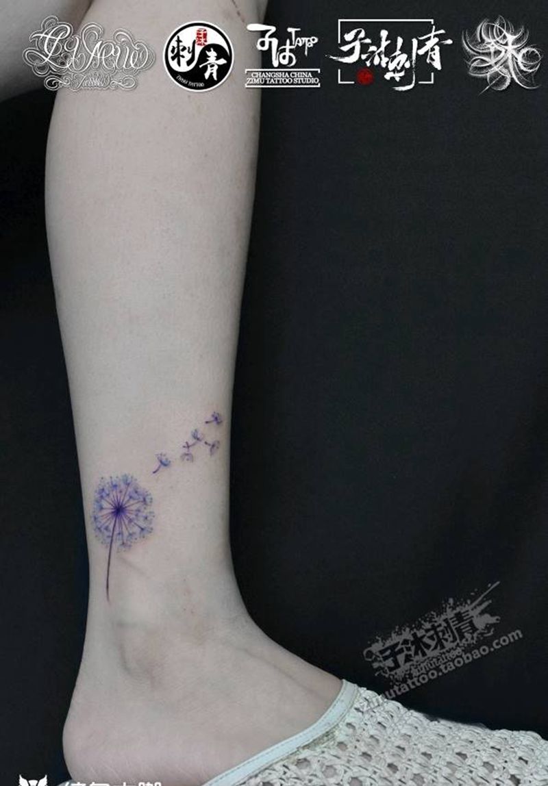 蓝色紫色蒲公英脚踝纹身图片_几何纹身图案