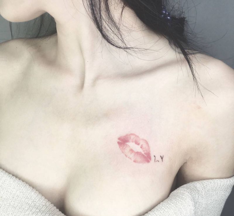 红唇纹身图片_成品写实人物荆州唯刺青胸部纹身图案
