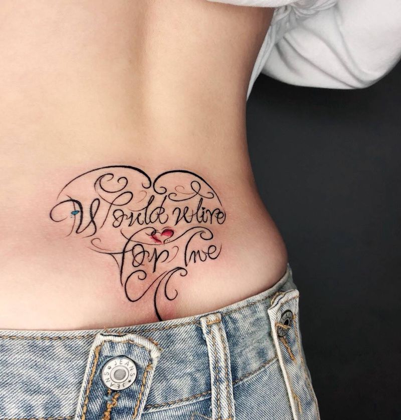 花体字纹身图片_臀部花体字纹身图案