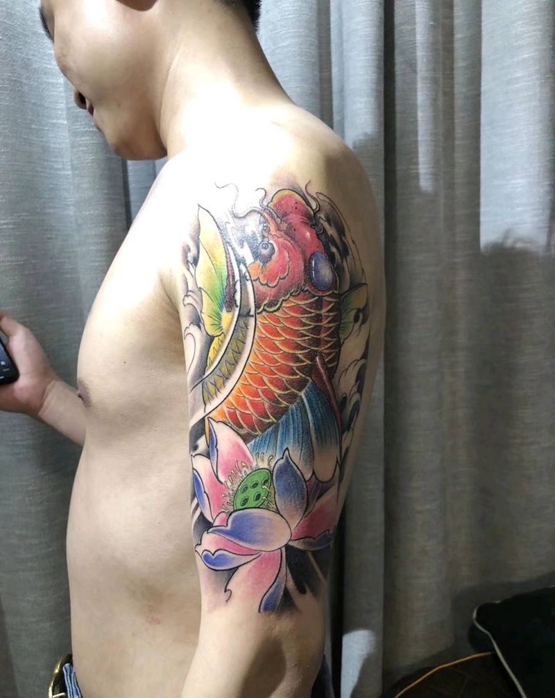 鲤鱼锦鲤纹身图片_手臂新传统纹身图案