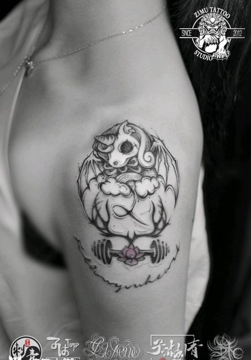 肩膀 独角兽 字母莲花鹿角哑铃纹身图片_几何New School纹身图案