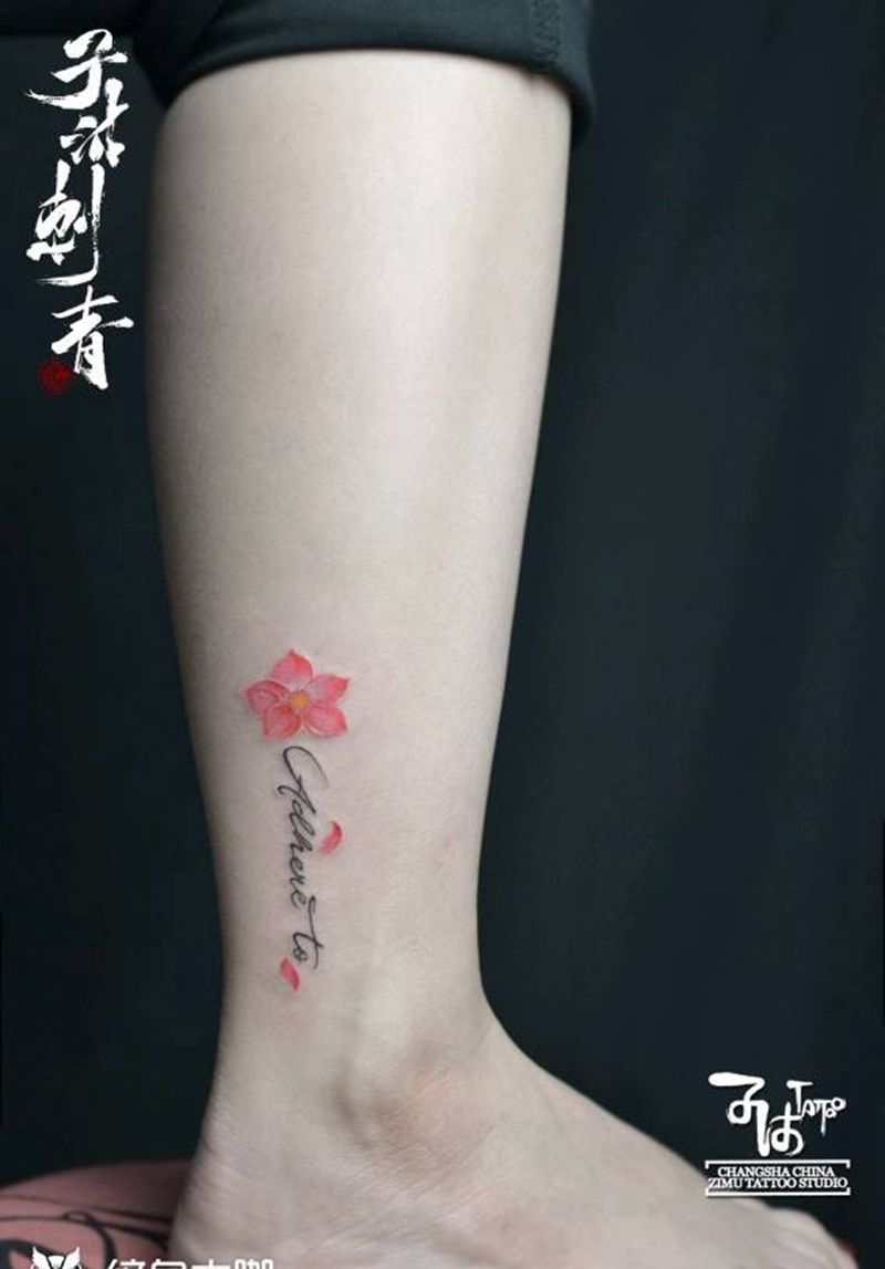小红花小清新脚踝纹身图片_腿部几何纹身图案