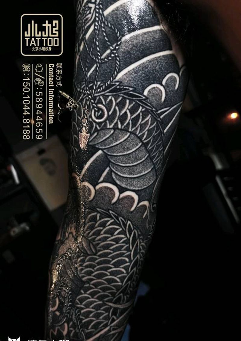 不动明王纹身图片_手臂老传统不动明王龙纹身图案