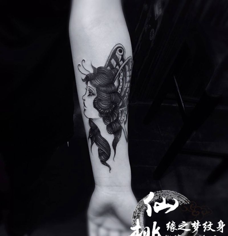 蝴蝶美女纹身图片