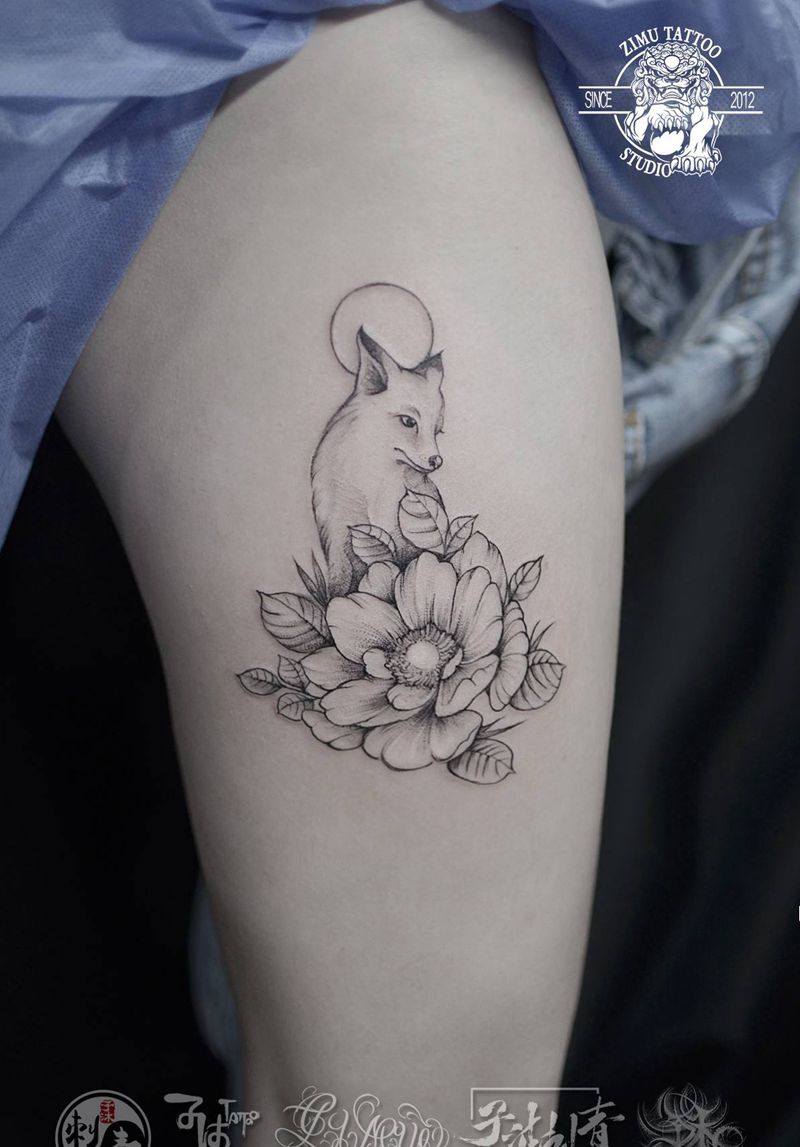 素花与狐狸大腿纹身文艺线条小纹身图片_腿部脚部New School几何纹身图案