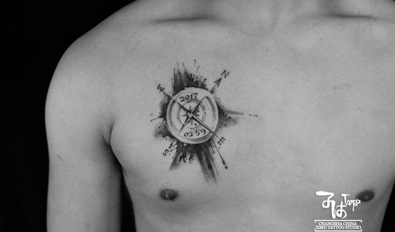 指南针泼墨涂鸦耗时1.5纹身图片_胸部几何原创泼墨成品纹身图案