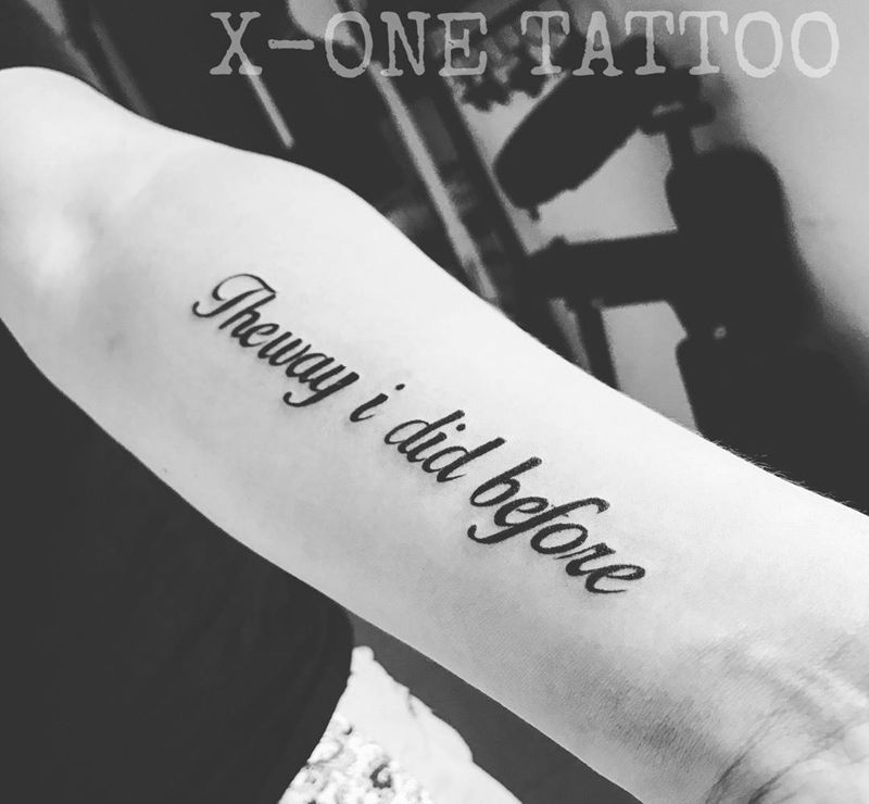 世間萬物  都躲不過一個情字  /作品纹身图片_手稿手部清新字符纹身图案