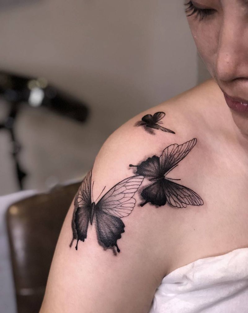 蝶纹身图片_肩部纹身图案