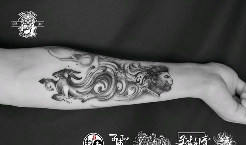 小臂内侧 羊与猴 泼墨孙悟空纹身图片_水墨新传统纹身图案