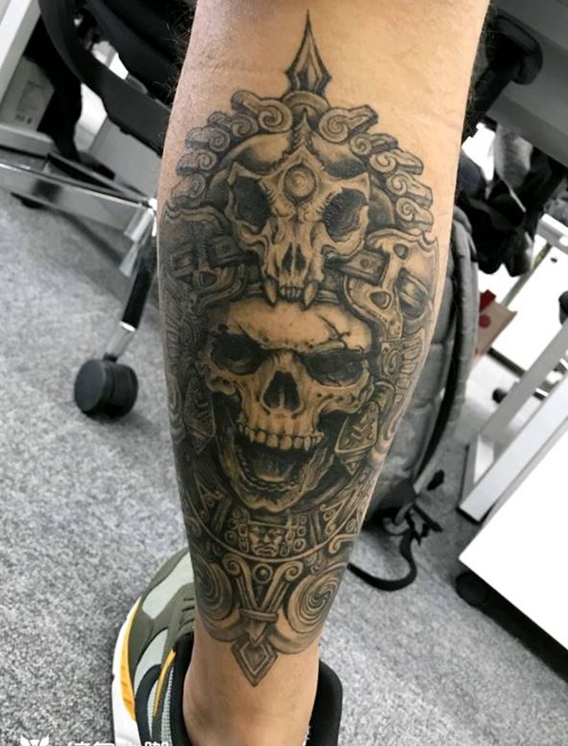 #客返图#1年前恢复效果纹身图片_腿部欧美写实纹身图案