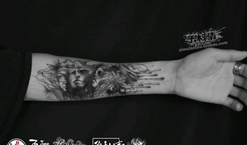 小臂抽象线条泼墨纹身图片_水墨几何纹身图案