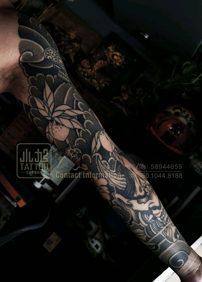圆三、黑灰纹身图片_手臂老传统达摩般若桃纹身图案